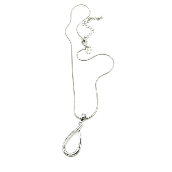 Lia Sophia INFINITY Silver-tone Pendant Necklace - Picture 13 of 15